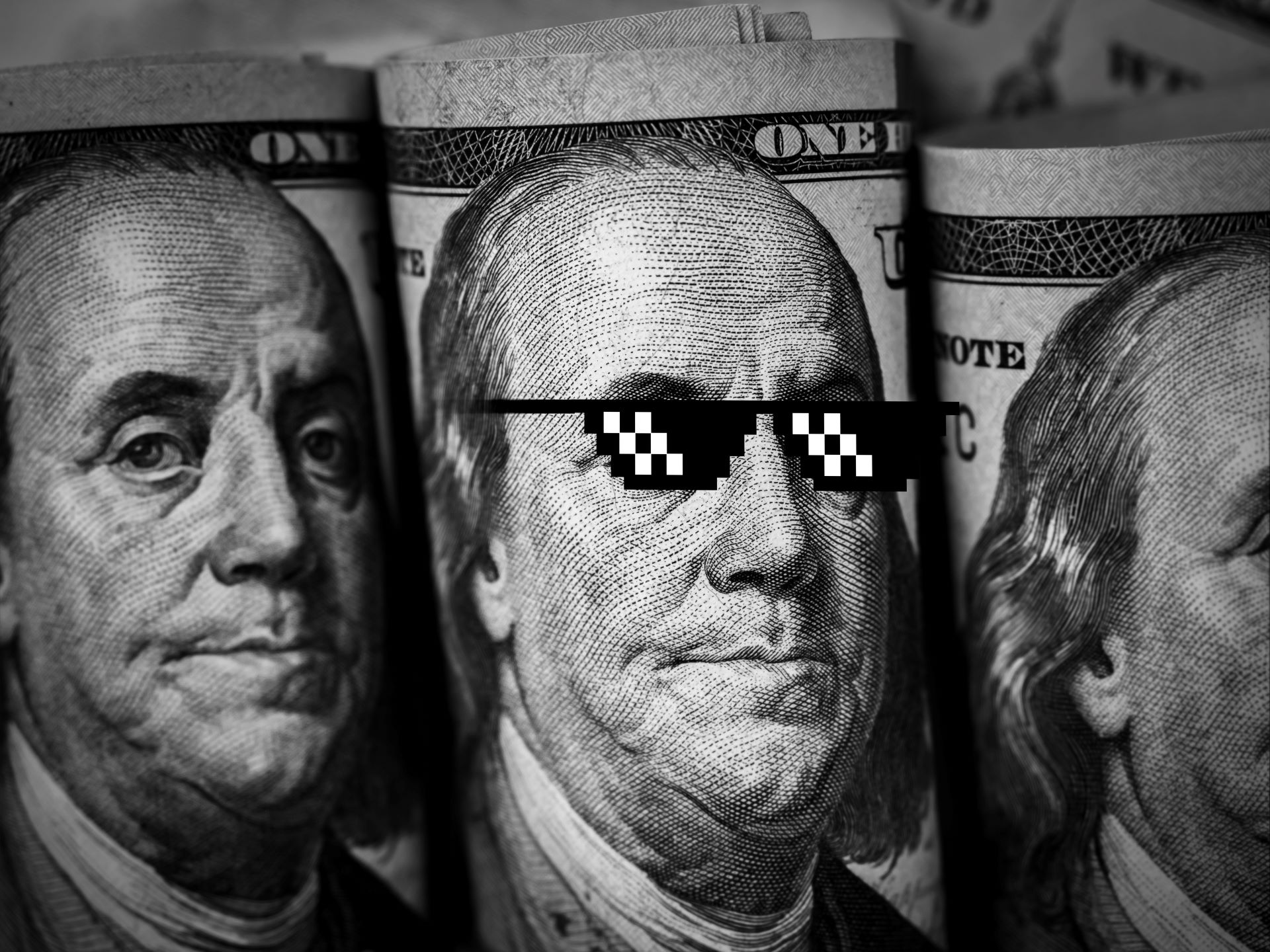 Geldschein mit Pixelbrille als Kultursymbol